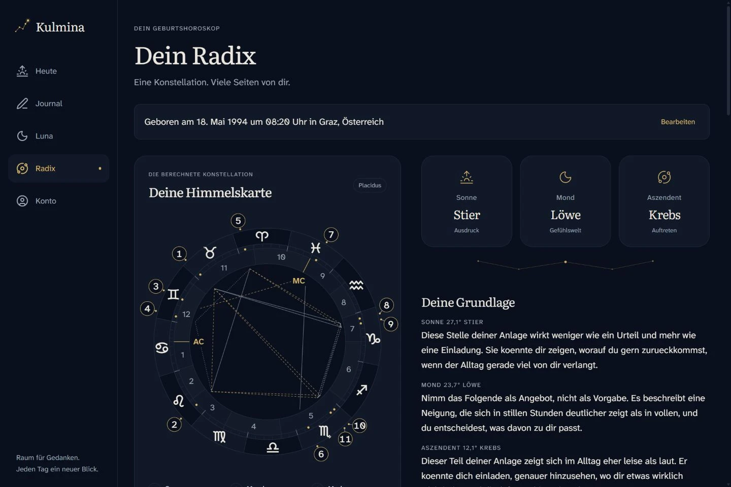 Kulmina am Desktop: große berechnete Radixgrafik links, Sonne, Mond, Aszendent und persönliche Einordnung rechts. Synthetisches Beispielprofil.